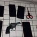 Dos detenidos con un arma de fuego en la puerta de un hotel