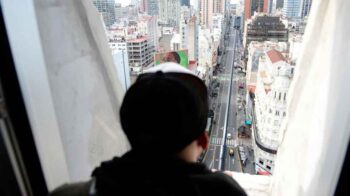 Comenzaron las primeras visitas al mirador del Obelisco