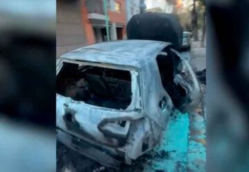 Detienen a un hombre por incendiar un auto en Caballito