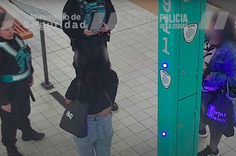 Cuatro pungas detenidos en la línea A con 14 celulares robados en su poder Cuatro pungas detenidos en la línea A con 14 celulares robados en su poder