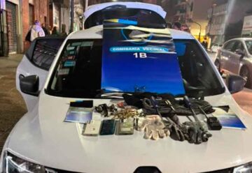 Tres delincuentes detenidos con un auto robado