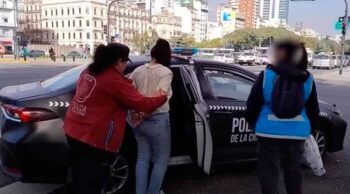 Detienen a una pareja por intentar robar camioneta con inhibidor