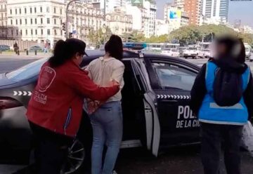 Detienen a una pareja por intentar robar camioneta con inhibidor