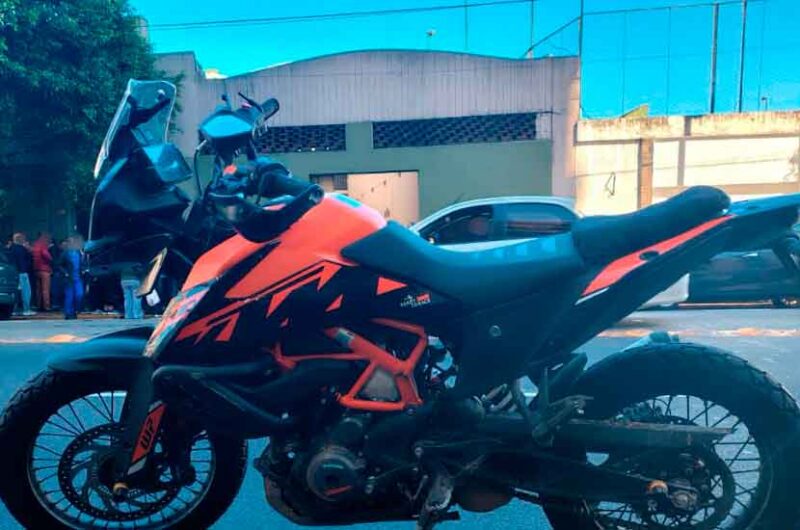 La Policía de la Ciudad detuvo a dos delincuentes en moto La Policía de la Ciudad detuvo a dos delincuentes en moto