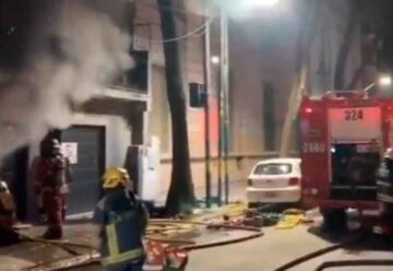 Bomberos controlaron un incendio en un local de La Boca