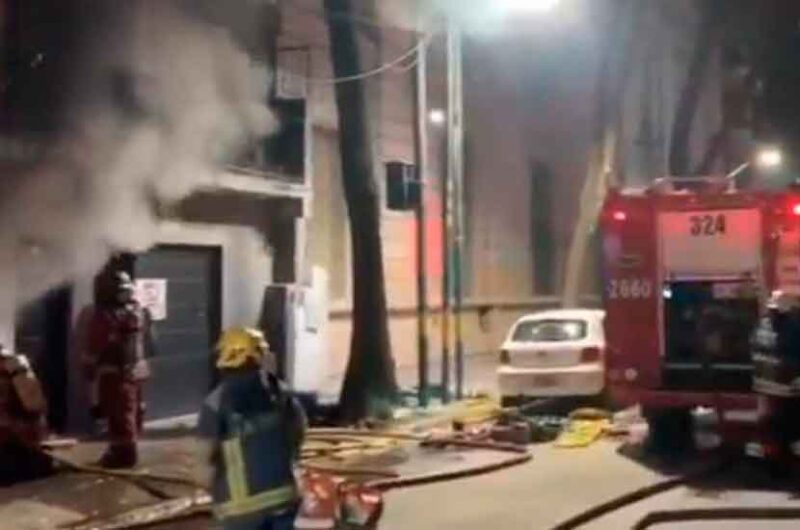 Bomberos controlaron un incendio en un local de La Boca Bomberos controlaron un incendio en un local de La Boca