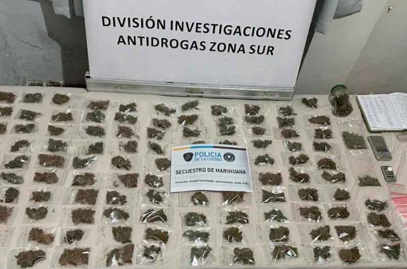 La Policía detuvo en La Boca a dos mujeres por venta de drogas La Policía detuvo en La Boca a dos mujeres por venta de drogas
