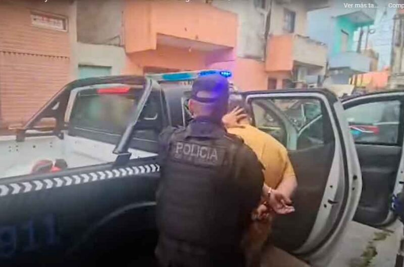 Detienen a tres hombres armados y recuperan un auto robado