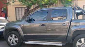 Detienen en Villa Riachuelo a dos ladrones que robaron una camioneta en Lanús