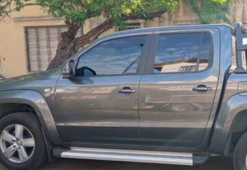 Detienen en Villa Riachuelo a dos ladrones que robaron una camioneta en Lanús