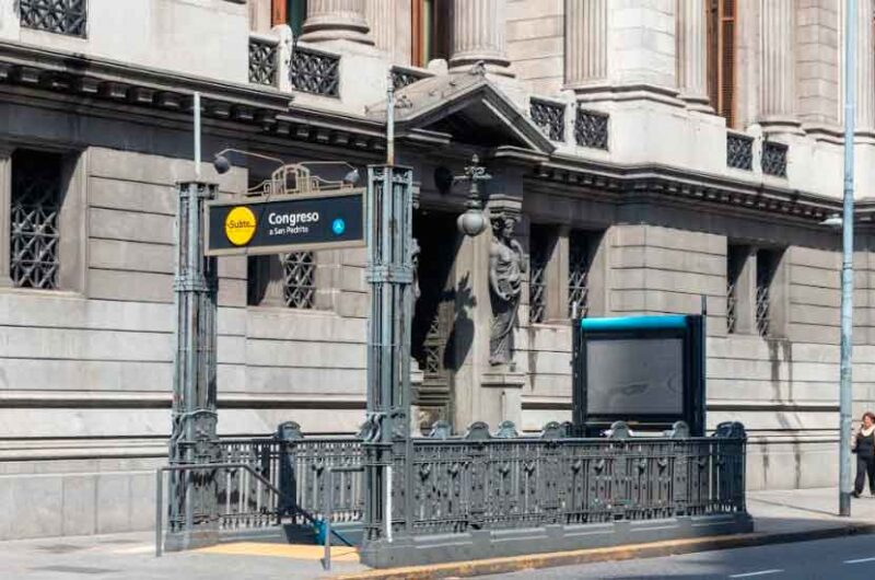 Este lunes cierra la estación Congreso por obras de renovación