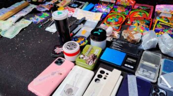 Detienen en Retiro a cuatro personas que iban en un auto robado