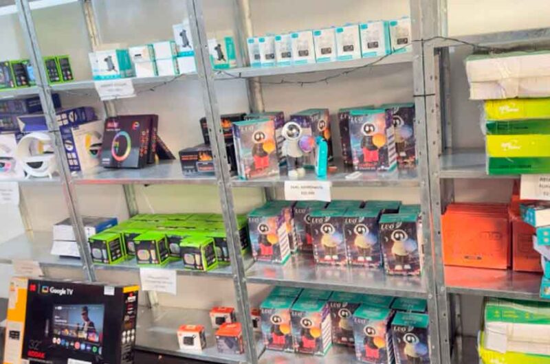 Desbaratan una red que vendía mercadería de contrabando