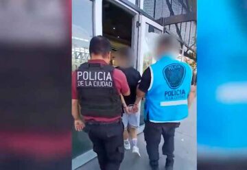 Detienen a dos delincuentes que asaltaban a choferes de aplicación