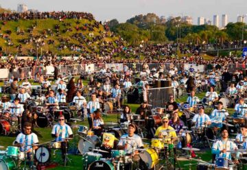 Más de 500 bateristas tocaron en simultáneo en la Costanera