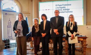 Legislatura: Homenaje al papa Francisco en el Salón Dorado