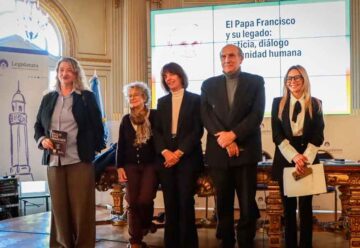 Legislatura: Homenaje al papa Francisco en el Salón Dorado