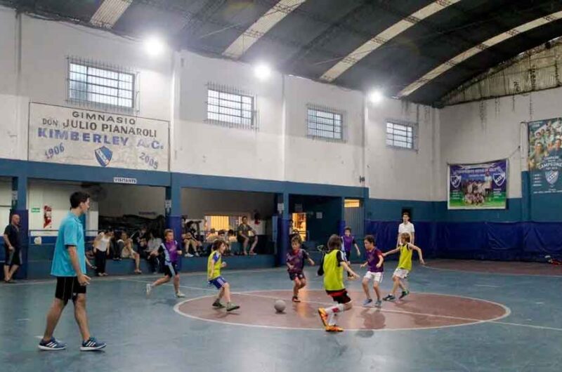 La Legislatura Porteña aprobó un régimen especial para la regularización de Clubes de Barrio La Legislatura Porteña aprobó un régimen especial para la regularización de Clubes de Barrio