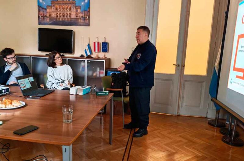 Bomberos capacitaron al personal de la Embajada de Austria Bomberos capacitaron al personal de la Embajada de Austria