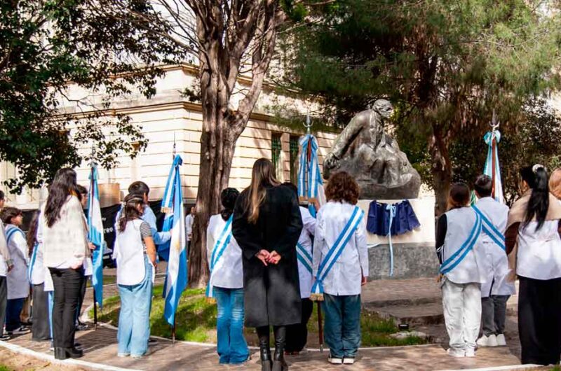 El Instituto Bernasconi inauguró un parque de esculturas para poner en valor su patrimonio El Instituto Bernasconi inauguró un parque de esculturas para poner en valor su patrimonio