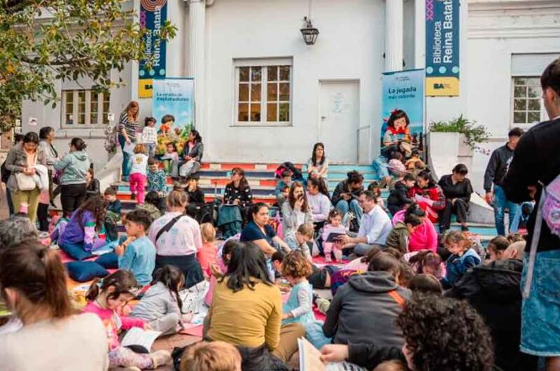 La Ciudad presentó la colección de cuentos «Aprender en familia» La Ciudad presentó la colección de cuentos «Aprender en familia»
